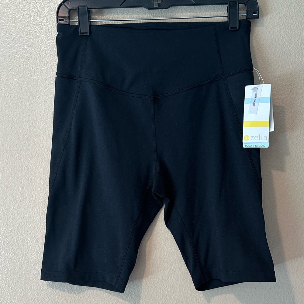 NWT Zella High Waist bike short size medium